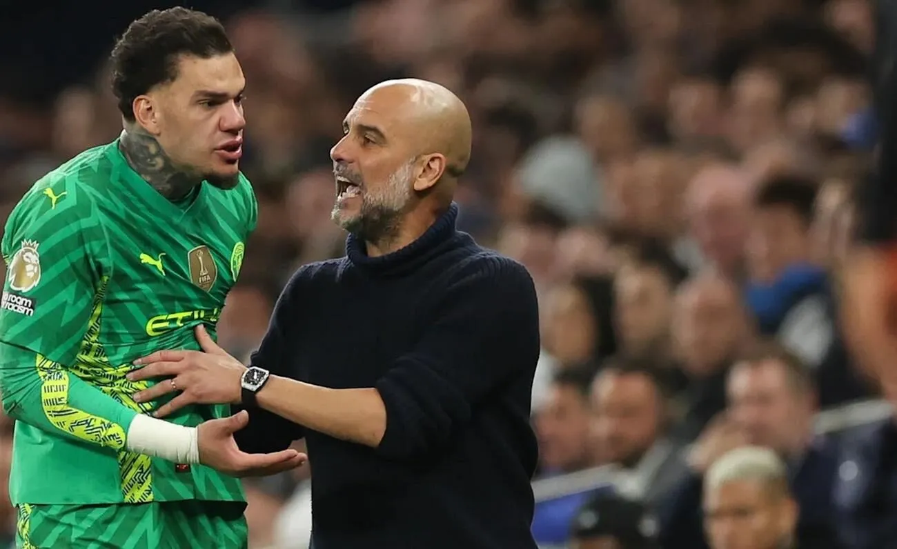 Thủ môn người Brazil bị gạch tên khỏi danh sách thi đấu 