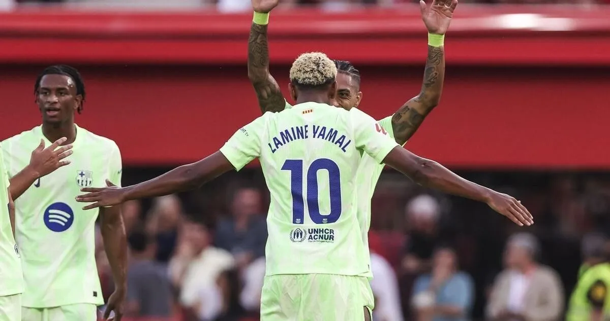 Yamal kế thừa xuất sắc chiếc áo số 10 từ “Bọ chét”